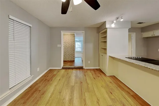 $2,345 | 220 Meadowhill Drive, Benbrook, TX 76126