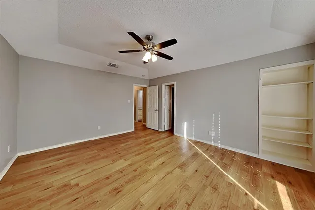 $2,345 | 220 Meadowhill Drive, Benbrook, TX 76126