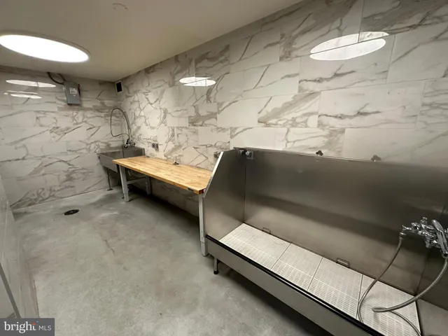 $3,895 | 1211 Van Street Southeast, Unit 1201, Washington, DC 20003