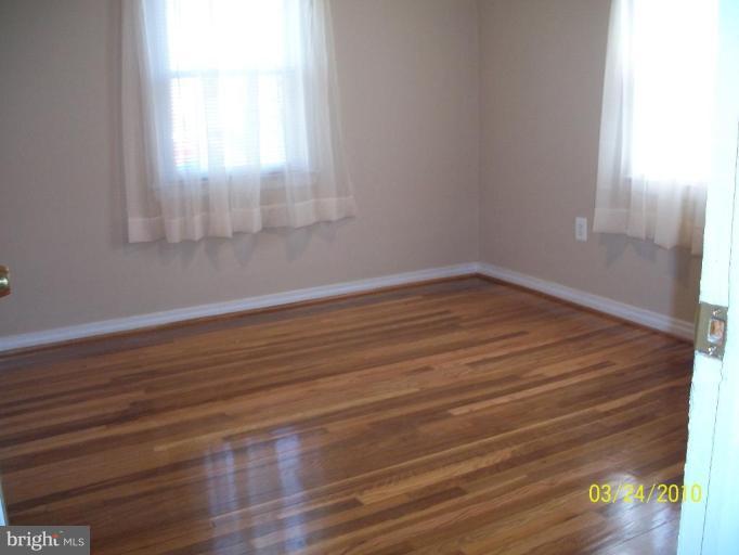 12106 Selfridge Road Silver Spring, MD 20906 - Photo 3 of 12 Look at those wood floors!
