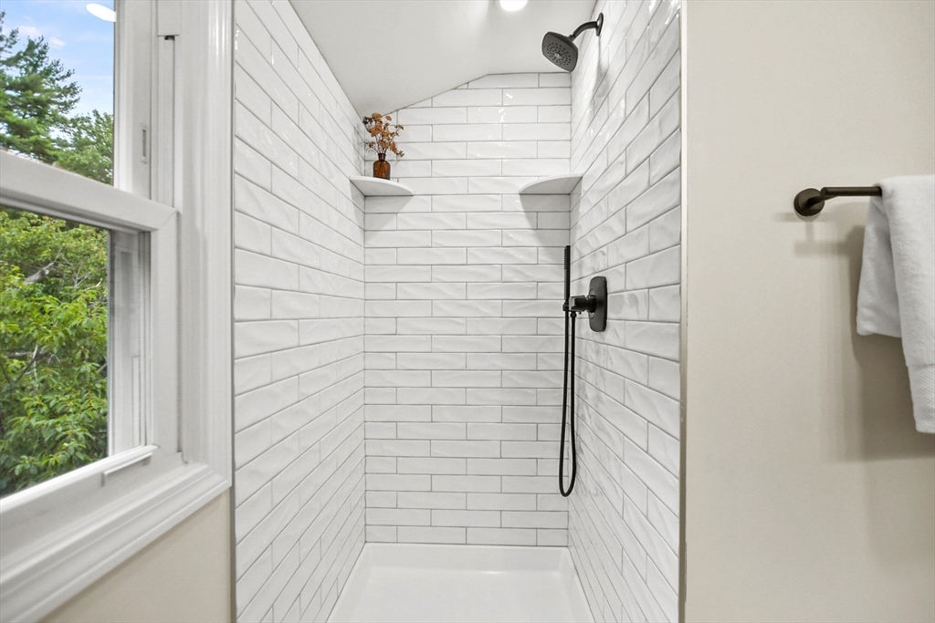 21 Woodside Road Billerica, MA 01862 - Photo 23 of 34 a view of a bathroom