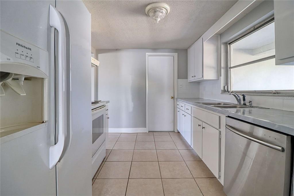 10332 Honeysuckle Lane Port Richey, FL 34668 - Photo 11 of 44