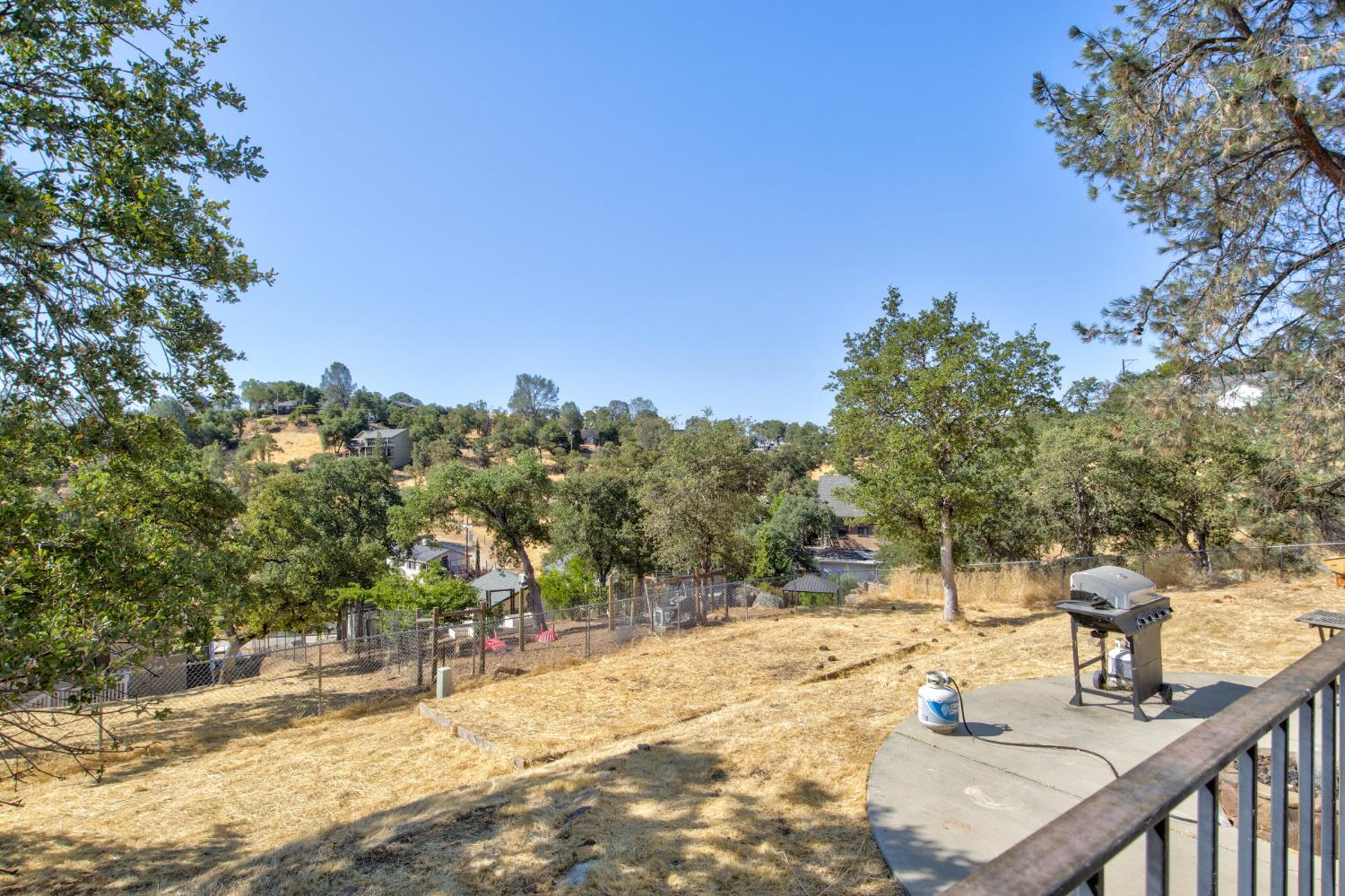 4991 Yuma Court, Unit 1829 Copperopolis, CA 95228 - Photo 33 of 45 Summer Photo of the Backyard