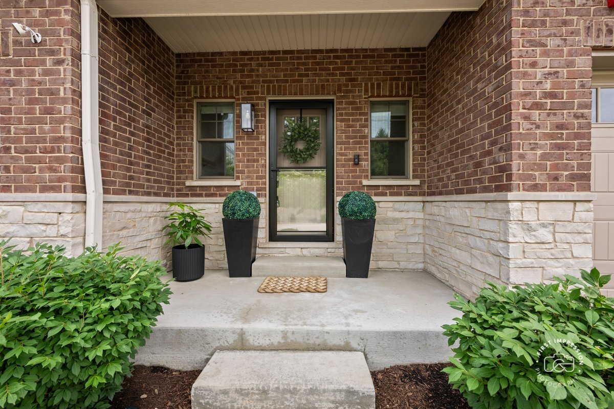 413 West Pierce Road Itasca, IL 60143 - Photo 3 of 31