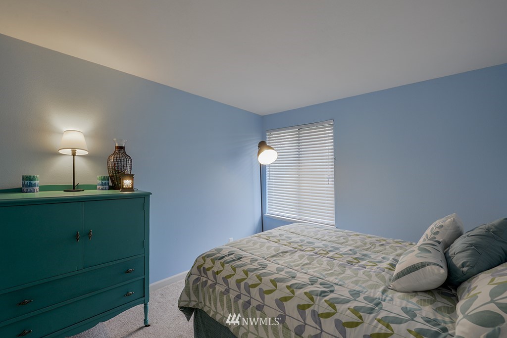 2112 Southeast 20th Court Renton, WA 98055 - Photo 12 of 23 Gallery Image 12