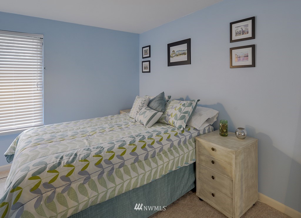 2112 Southeast 20th Court Renton, WA 98055 - Photo 13 of 23 Gallery Image 13