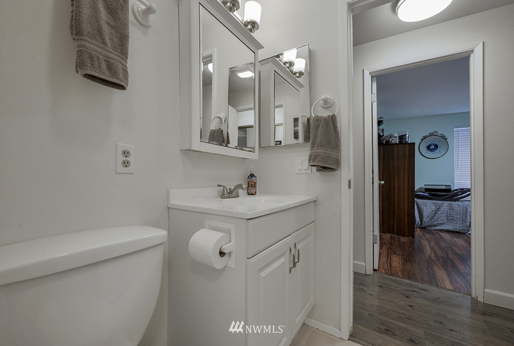 2112 Southeast 20th Court Renton, WA 98055 - Photo 17 of 23 Gallery Image 17