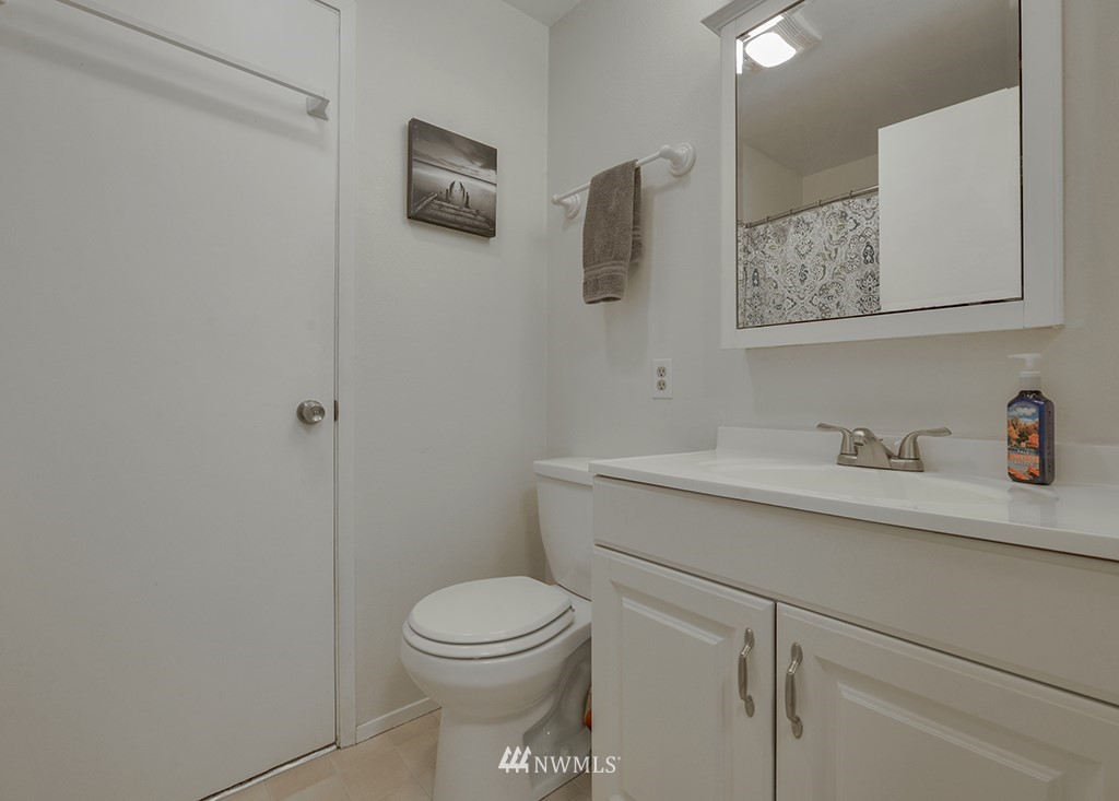 2112 Southeast 20th Court Renton, WA 98055 - Photo 18 of 23 Gallery Image 18
