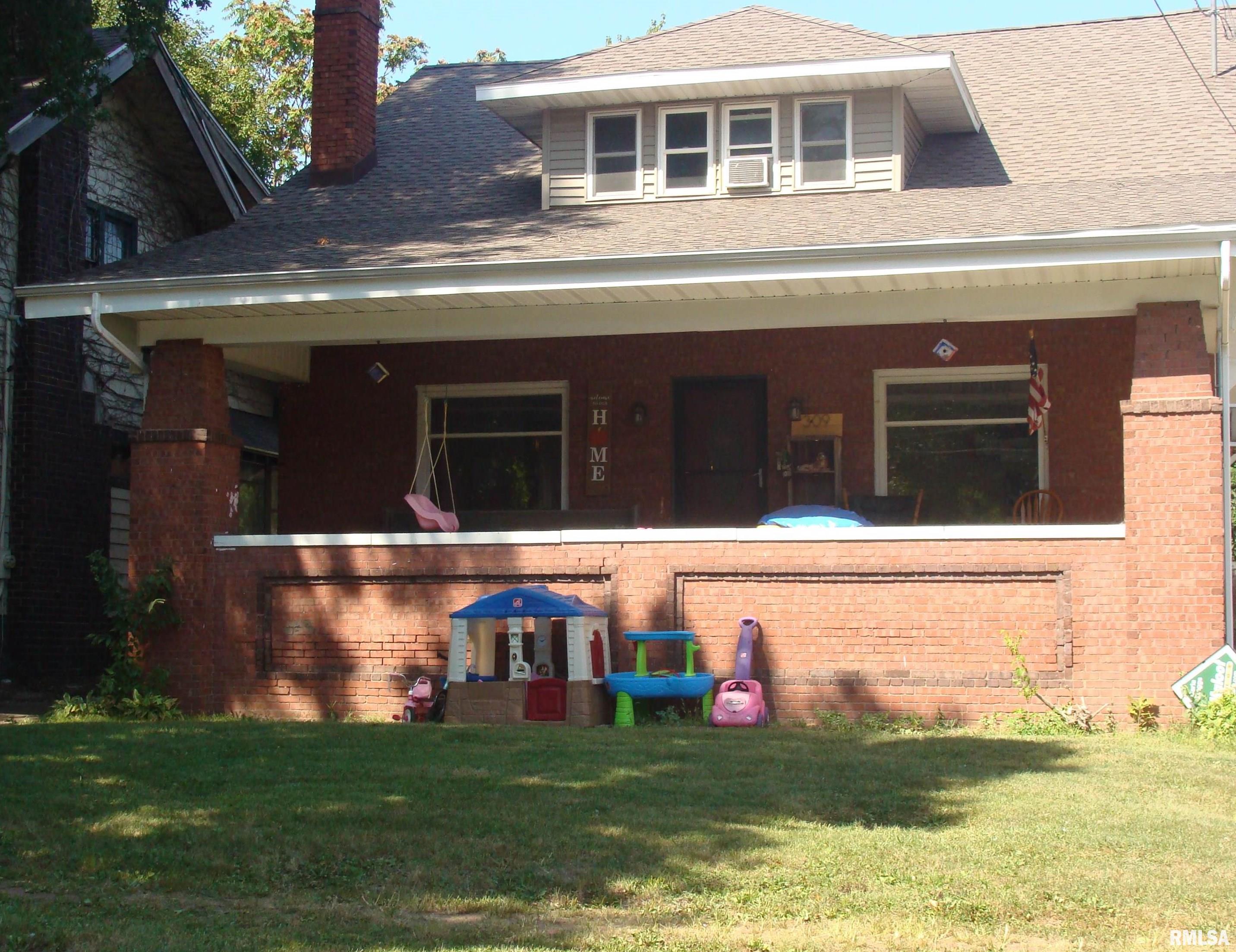 309 West Chestnut Street Canton, IL 61520 - Photo 1 of 49