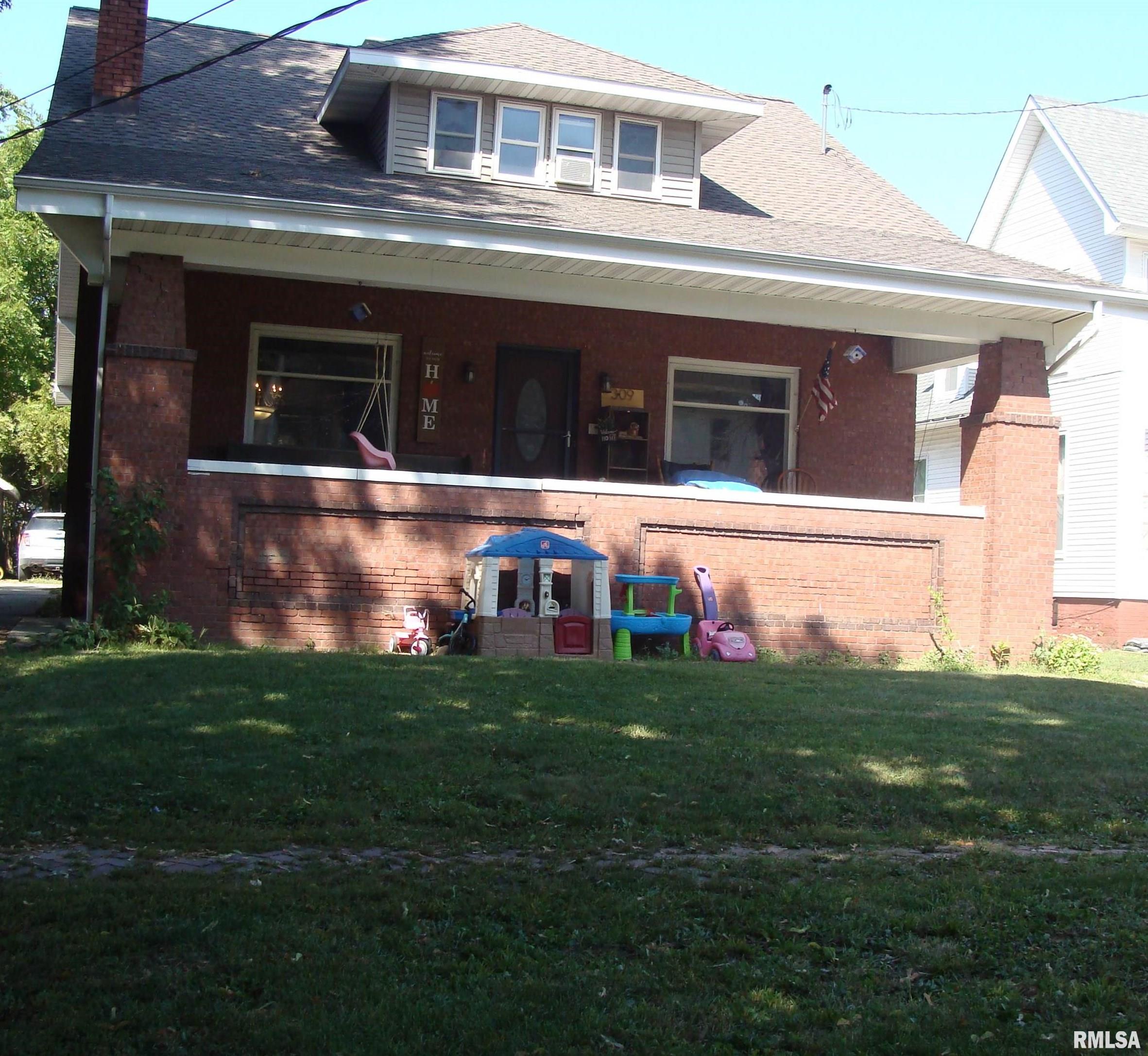 309 West Chestnut Street Canton, IL 61520 - Photo 2 of 49