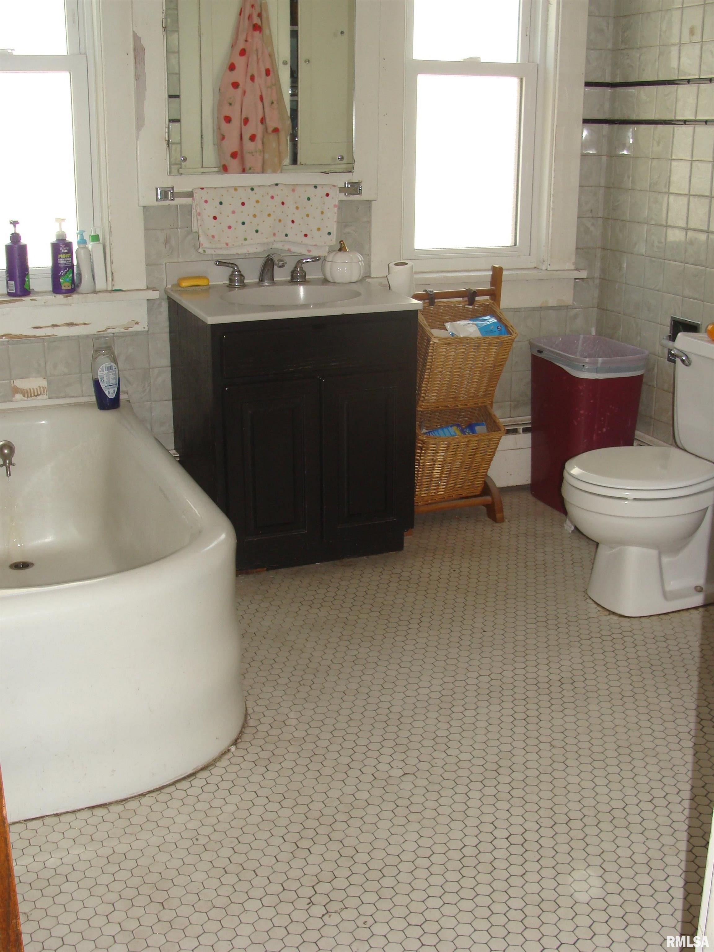 309 West Chestnut Street Canton, IL 61520 - Photo 37 of 49