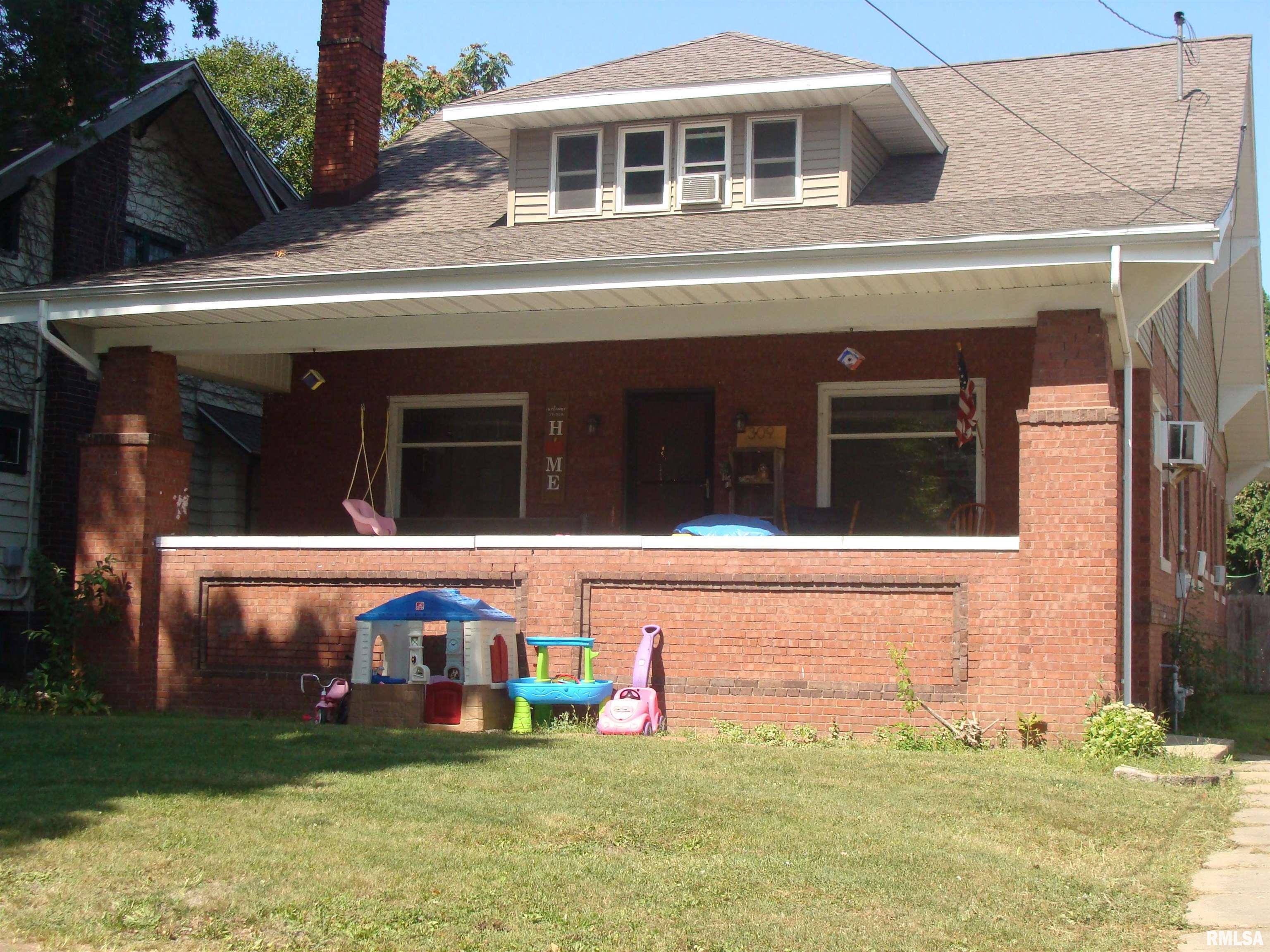 309 West Chestnut Street Canton, IL 61520 - Photo 4 of 49