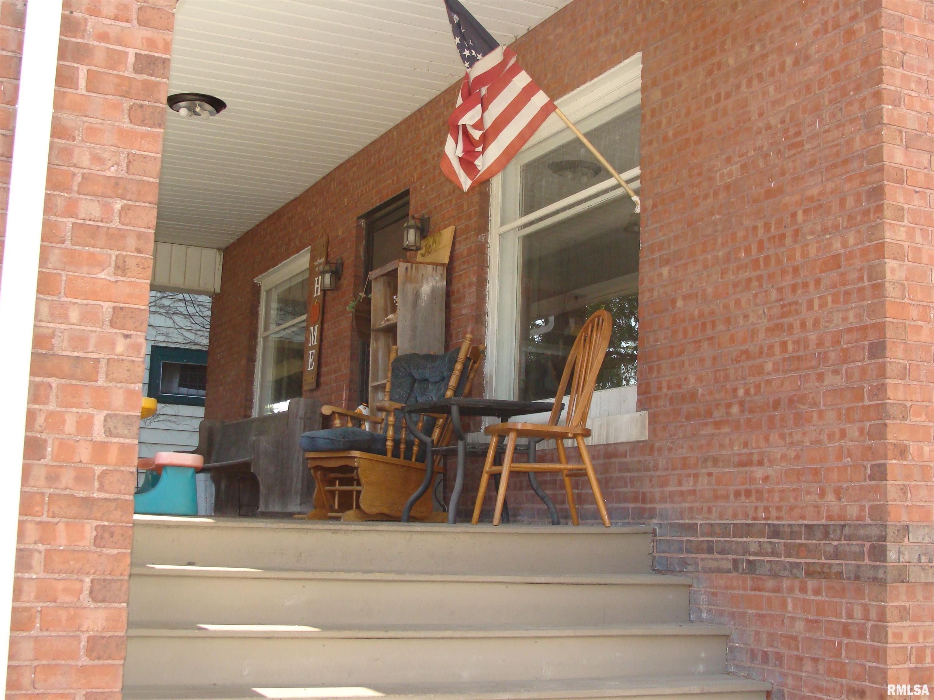 309 West Chestnut Street Canton, IL 61520 - Photo 9 of 49