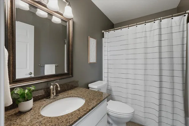 $699,900 | 1295 110th Avenue, Roberts, WI 54023