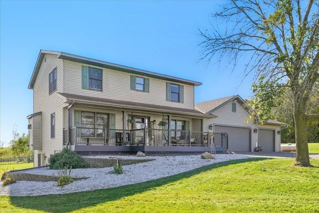 $699,900 | 1295 110th Avenue, Roberts, WI 54023