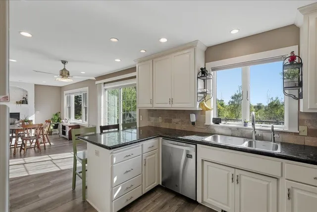 $699,900 | 1295 110th Avenue, Roberts, WI 54023