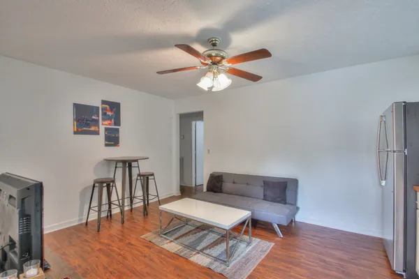 $1,395 | 1714 B Villa Place, Nashville, TN 37212