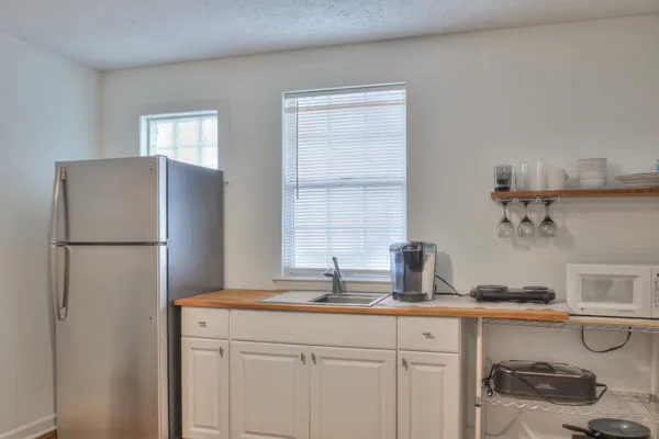 $1,395 | 1714 B Villa Place, Nashville, TN 37212