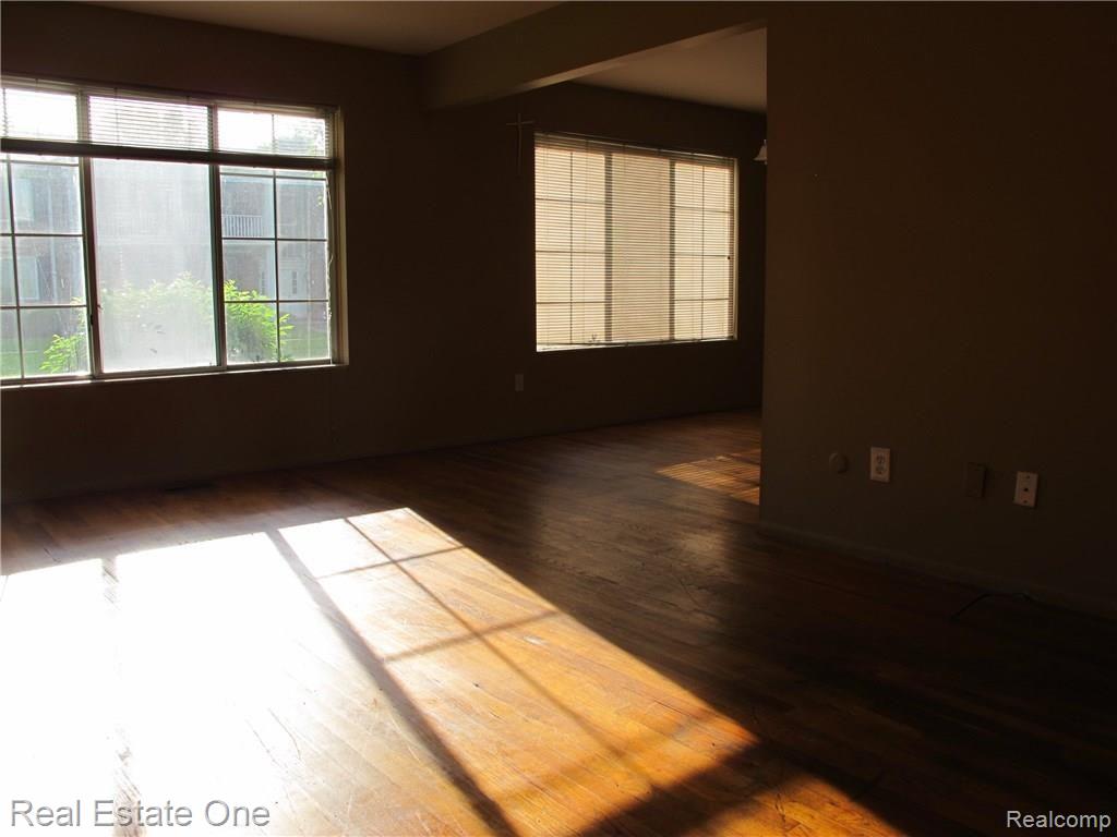 29534 Hoover Road, Unit 78 Warren, MI 48093 - Photo 4 of 17