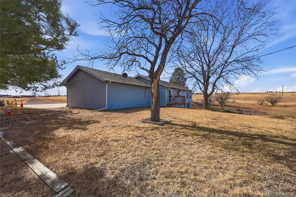$735,000 | 1051 Pawnee Parkway, Elizabeth, CO 80107