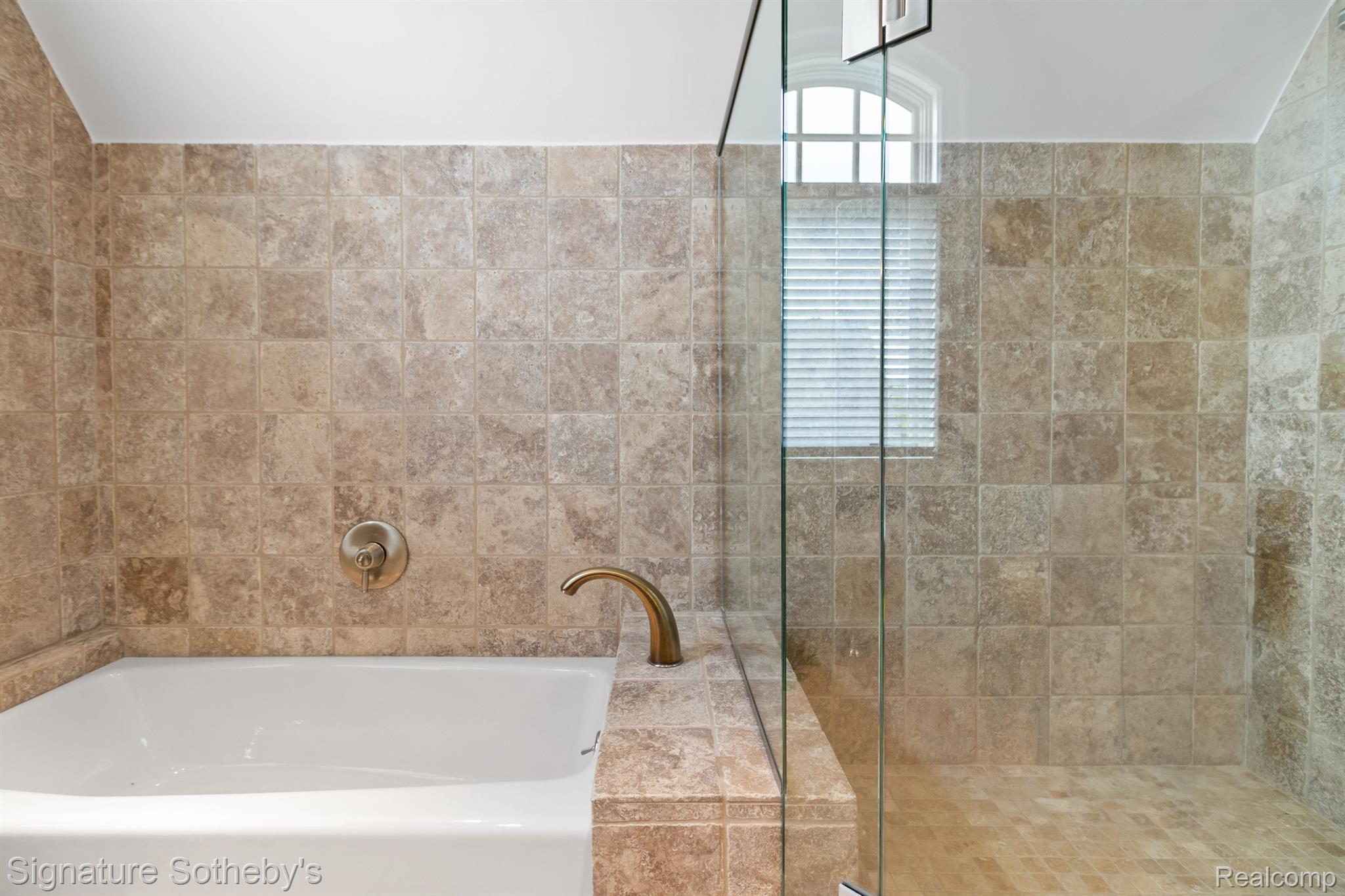 4649 The Hts Boulevard Rochester, MI 48306 - Photo 37 of 53 Gallery Image 37