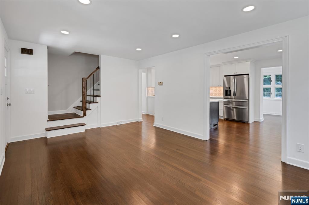 21 End Terrace Bloomfield, NJ 07003 - Photo 6 of 26