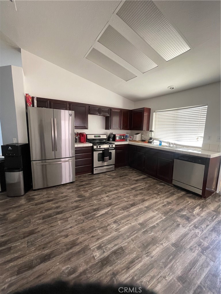 14780 Hamilton Court Adelanto, CA 92301 - Photo 2 of 10