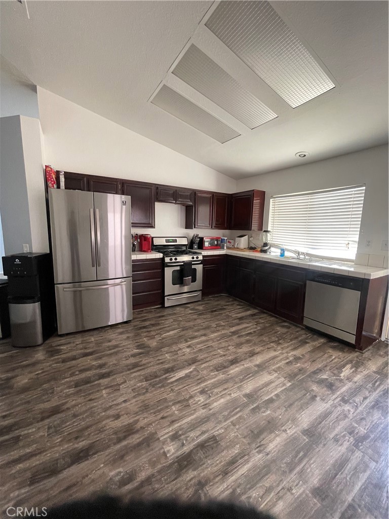 14780 Hamilton Court Adelanto, CA 92301 - Photo 3 of 10