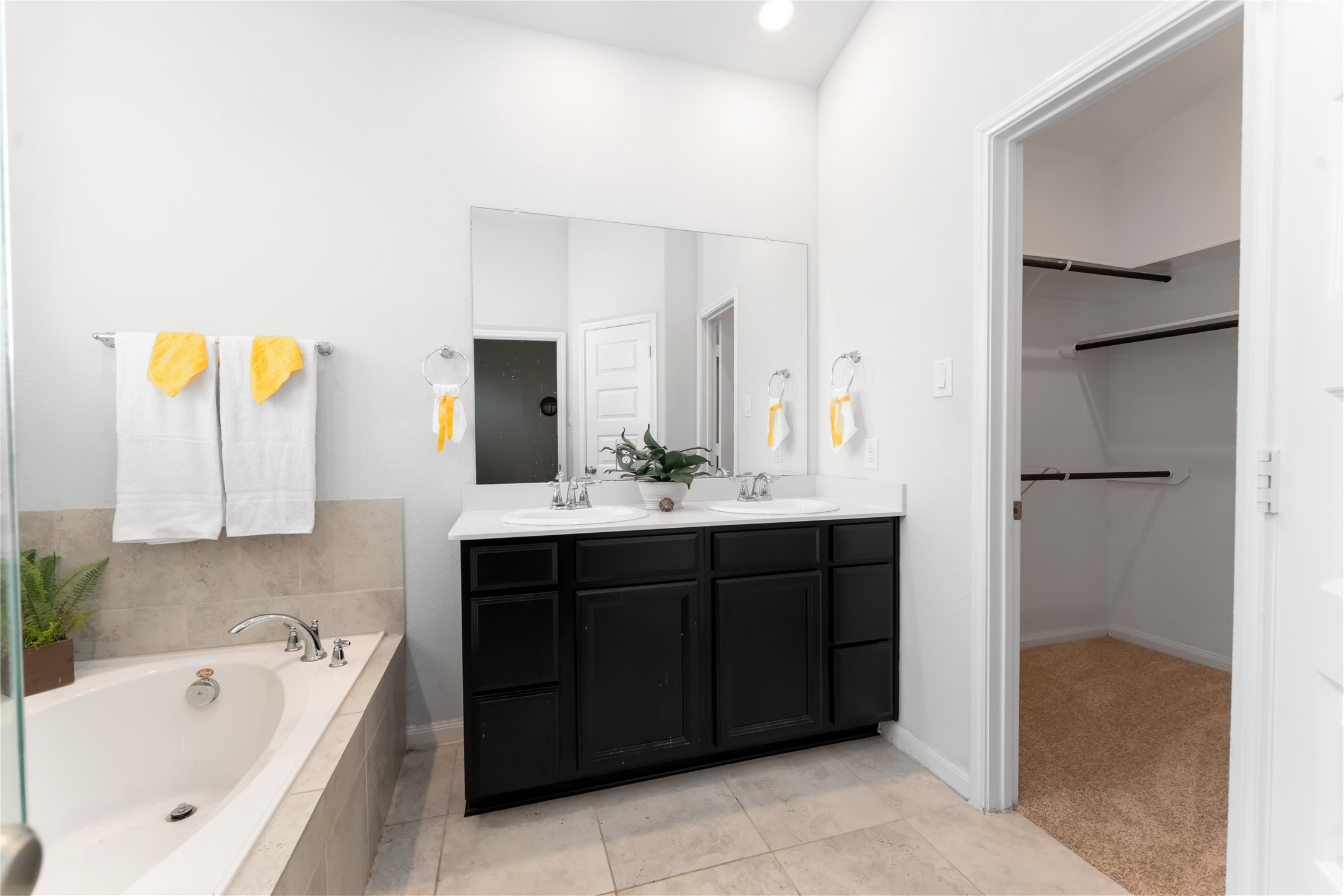 2425 Temple Crag Drive Rosharon, TX 77583 - Photo 9 of 20