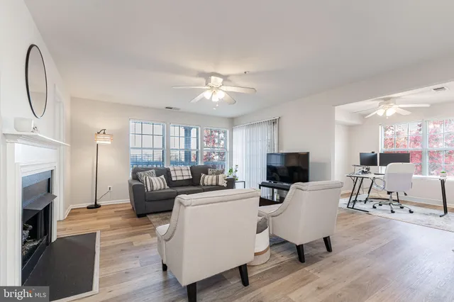 $320,000 | 8091 Lacy Drive, Unit 201, Manassas, VA 20109