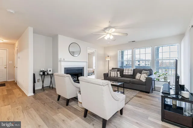 $320,000 | 8091 Lacy Drive, Unit 201, Manassas, VA 20109