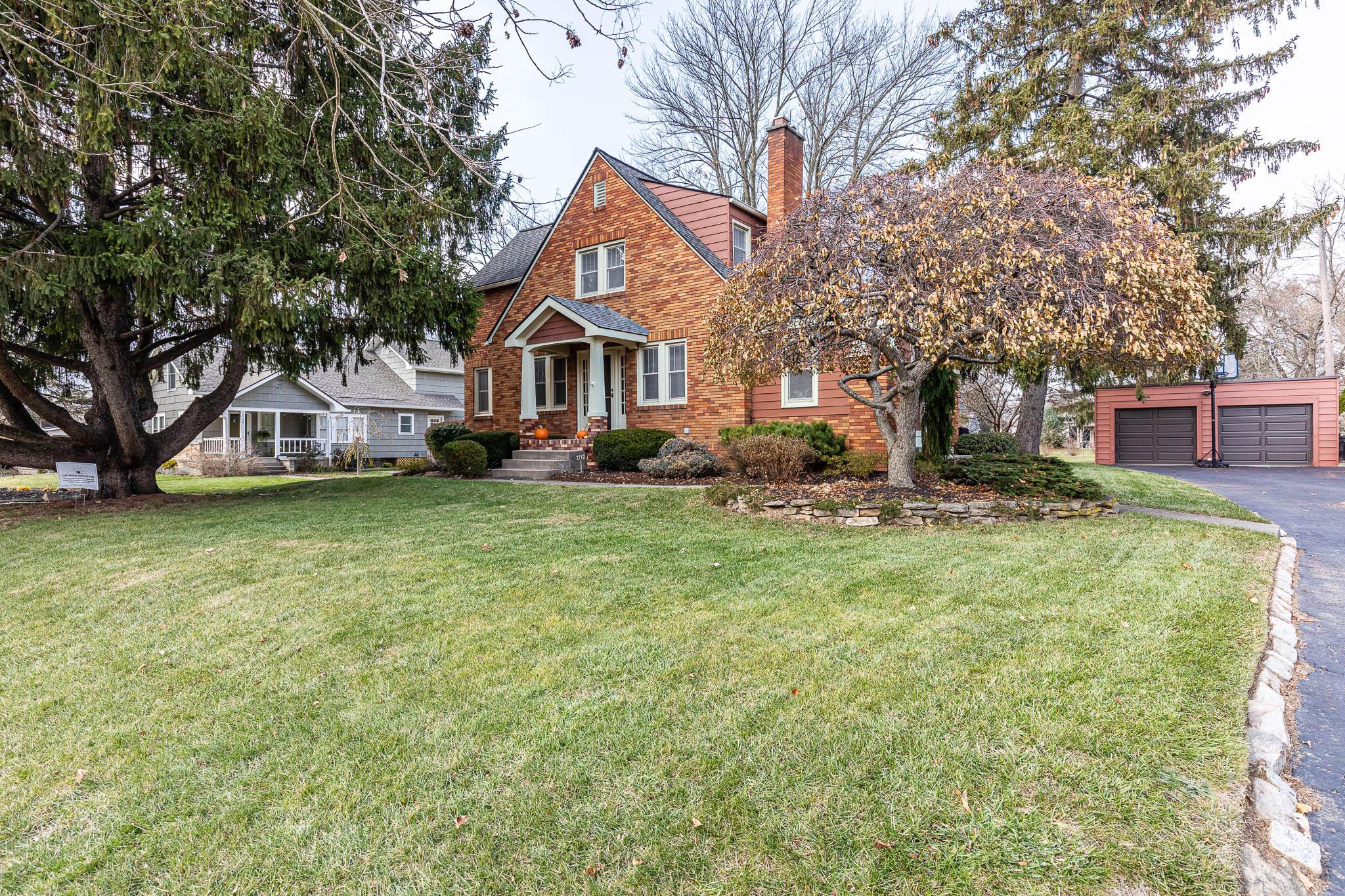 2710 Zollinger Road Columbus, OH 43221 - Photo 2 of 47