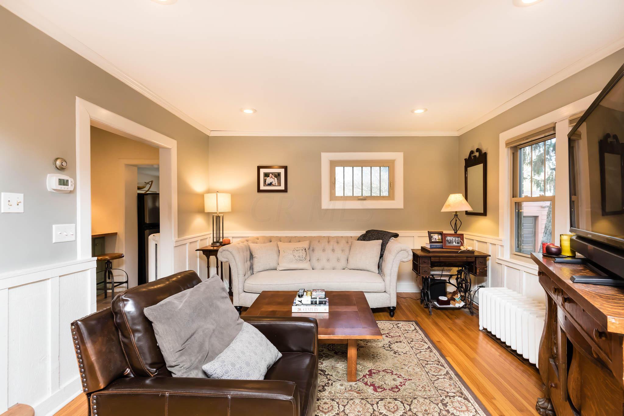 2710 Zollinger Road Columbus, OH 43221 - Photo 8 of 47