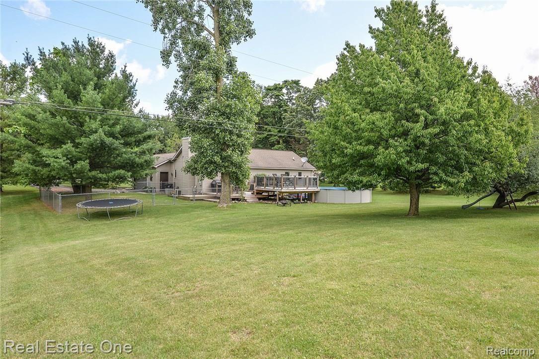 255 Triangle Lake Road Howell, MI 48843 - Photo 43 of 48 6_38.jpg