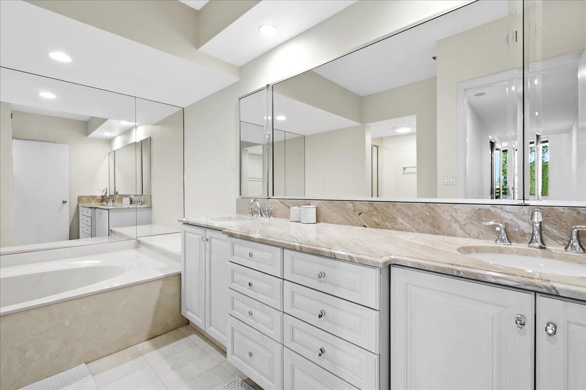 3322 Casseekey Island Road, Unit 201 Jupiter, FL 33477 - Photo 16 of 40 Primary Bath