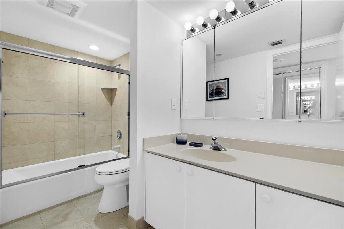 3322 Casseekey Island Road, Unit 201 Jupiter, FL 33477 - Photo 20 of 40 2nd Bathroom
