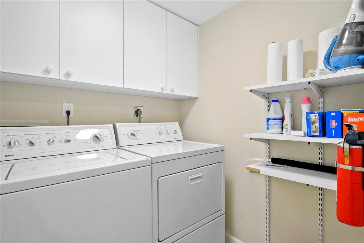 3322 Casseekey Island Road, Unit 201 Jupiter, FL 33477 - Photo 22 of 40 Laundry Room