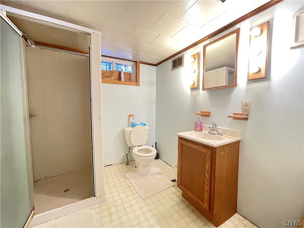 121 Wadsworth Road Clay, NY 13212 - Photo 27 of 32