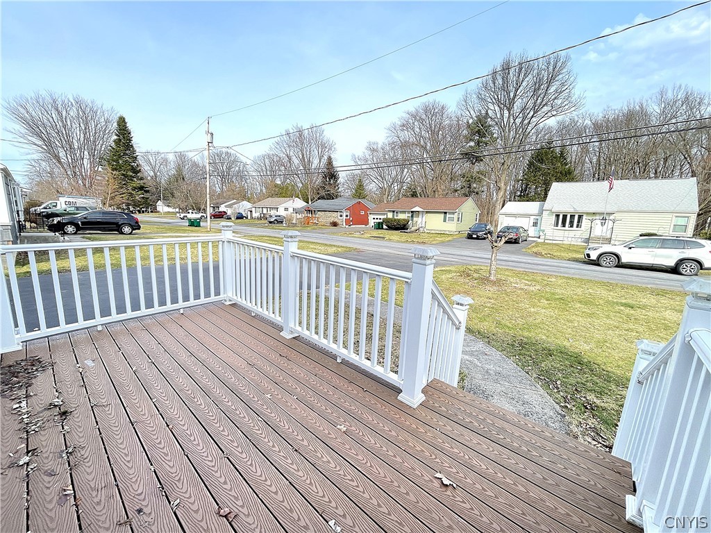 121 Wadsworth Road Clay, NY 13212 - Photo 3 of 32