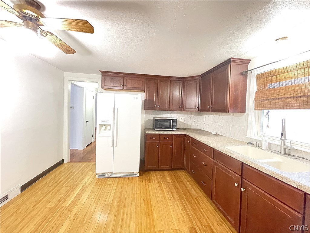 121 Wadsworth Road Clay, NY 13212 - Photo 8 of 32