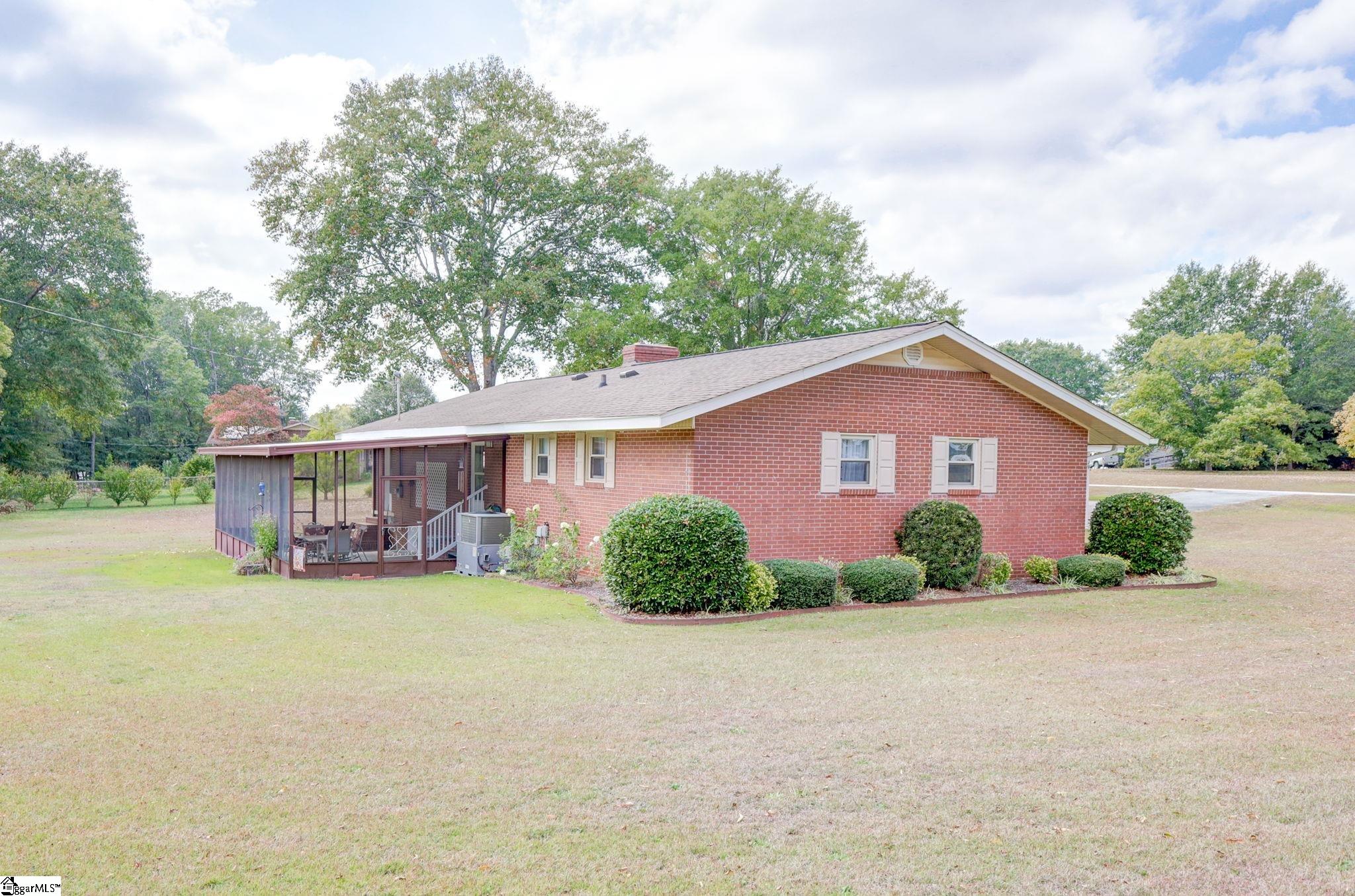 29 Ridge Drive Laurens, SC 29360 - Photo 17 of 36
