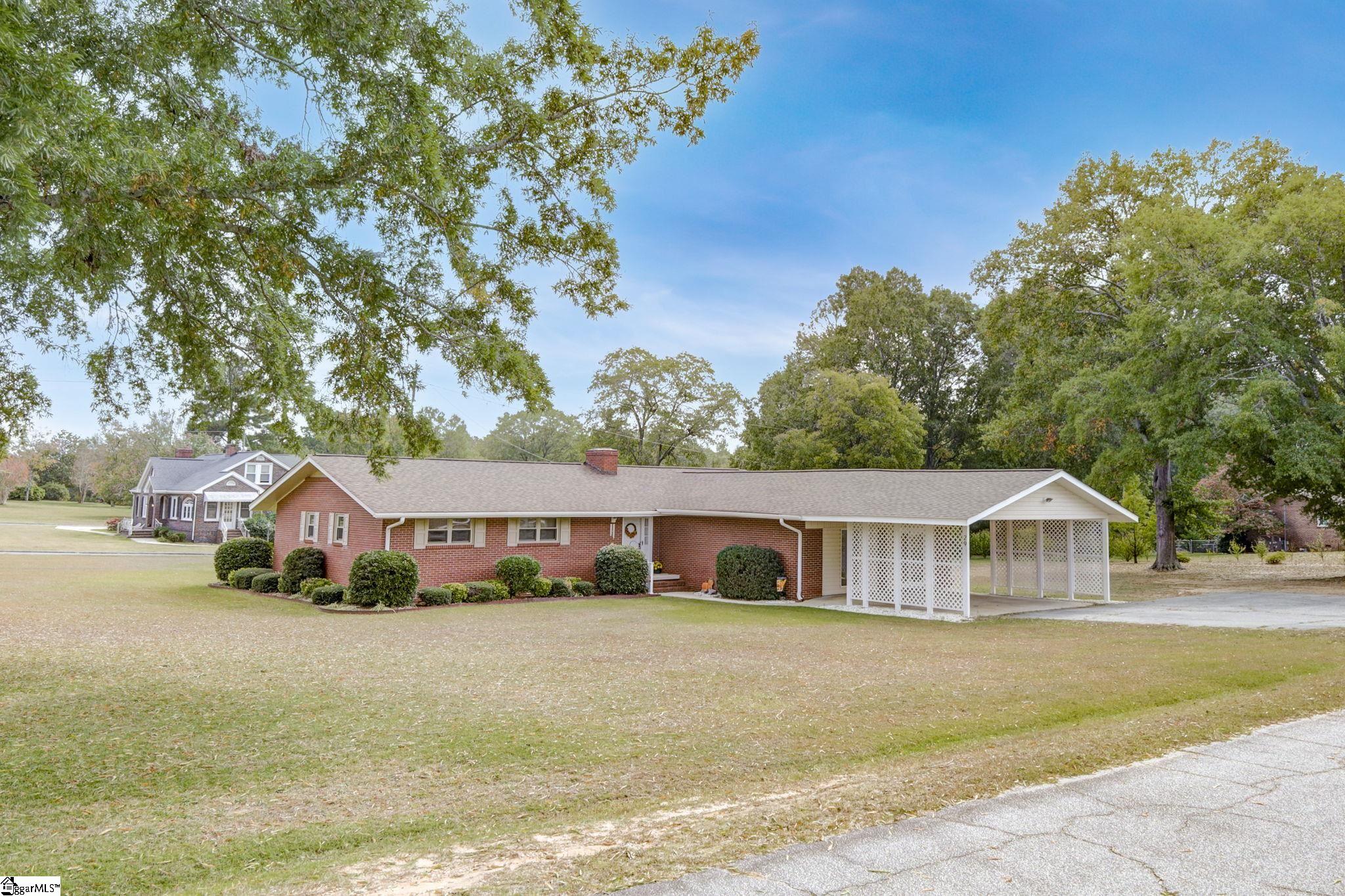 29 Ridge Drive Laurens, SC 29360 - Photo 2 of 36