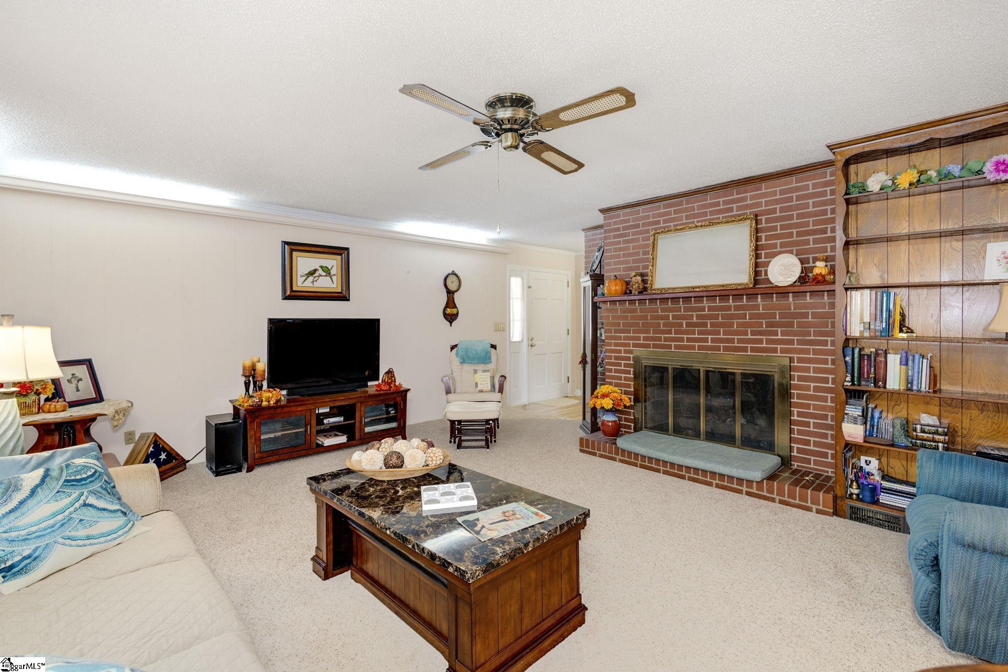 29 Ridge Drive Laurens, SC 29360 - Photo 6 of 36