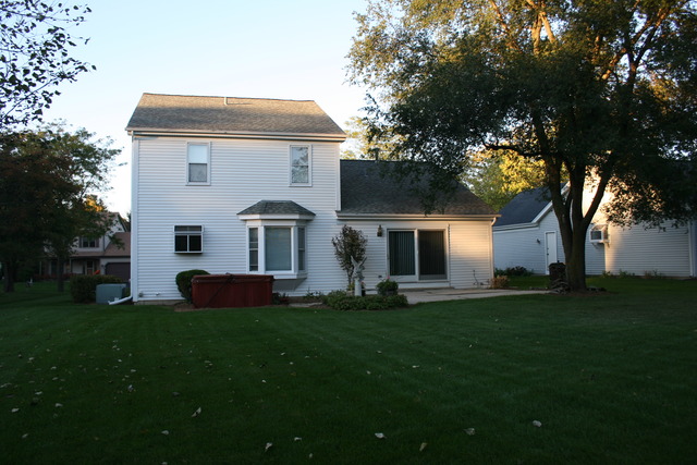 305 Old Hunt Road Fox River Grove, IL 60021 - Photo 2 of 10