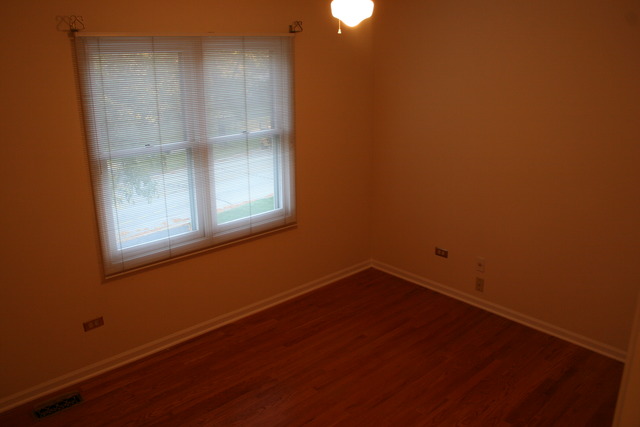 305 Old Hunt Road Fox River Grove, IL 60021 - Photo 9 of 10