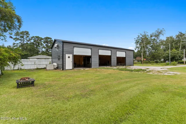 $269,900 | 103 Woodrow Street, Tabor City, NC 28463