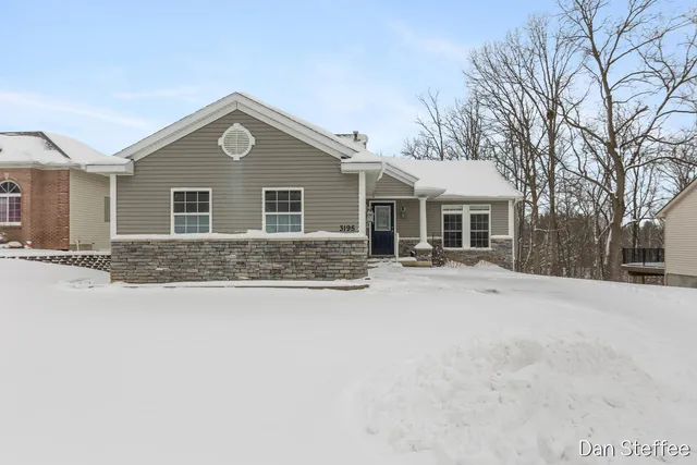 $375,000 | 3195 Nature View Drive Southeast, Grand Rapids, MI 49512