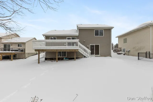 $375,000 | 3195 Nature View Drive Southeast, Grand Rapids, MI 49512
