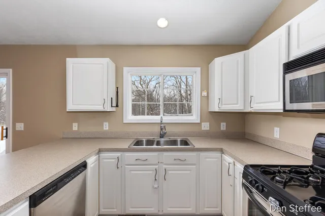 $375,000 | 3195 Nature View Drive Southeast, Grand Rapids, MI 49512