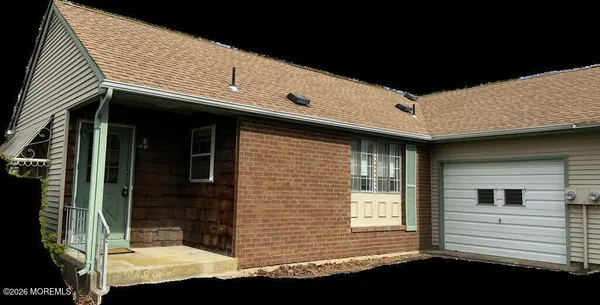 $179,900 | 4C Quincy Drive, Unit D, Whiting, NJ 08759